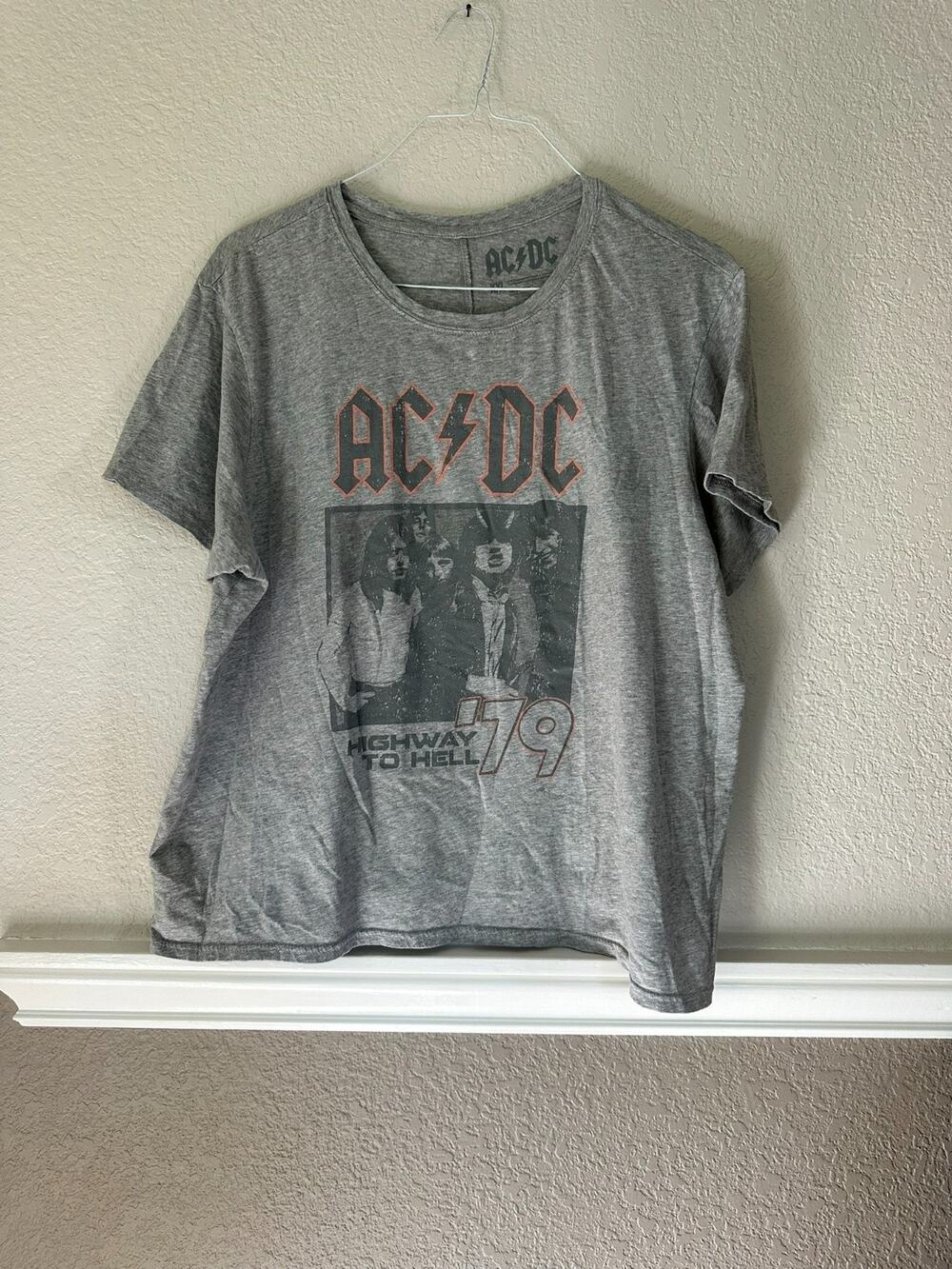 AC/DC Highway to Hell '79 TShirt Gray Graphic Band Tee Distressed Rock Women XXL